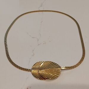 Parklane Herringbone Chain Fan Closure Front Clasp Necklace Vintage